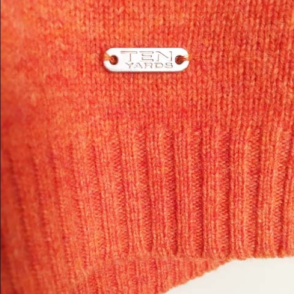 TEN YARDS Lambswool V-Neck Sweater - Picture 3 of 13